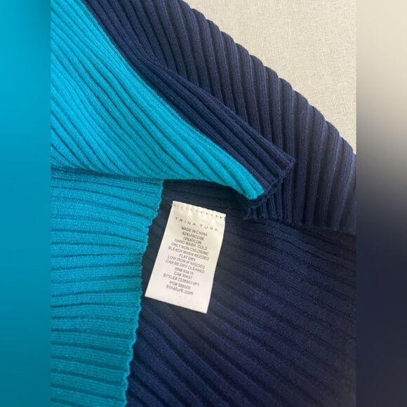 Trina Turk Women's Vivika 1 Crew Neck Top NWT Size M - Picture 9 of 9